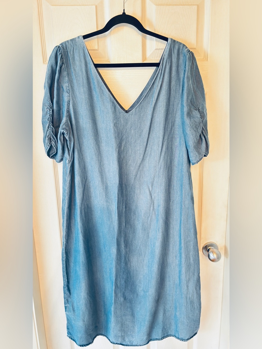 Old Navy Light Blue Denim V-Neck Midi Dress